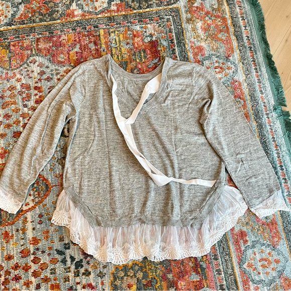 Gray with white lace tie back sweater - Picture 4 of 4